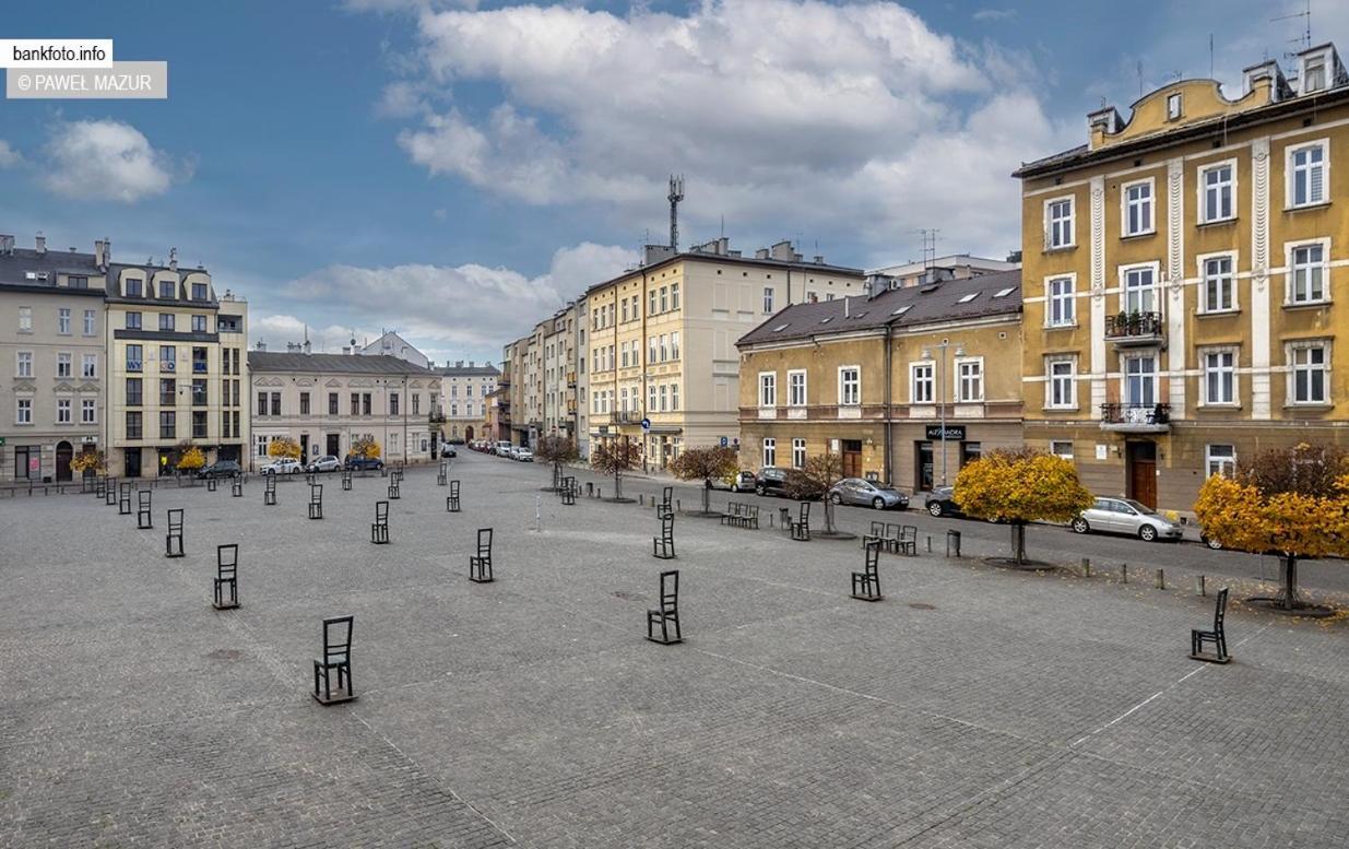 23 - Ghetto Heroes Square Апартаменти